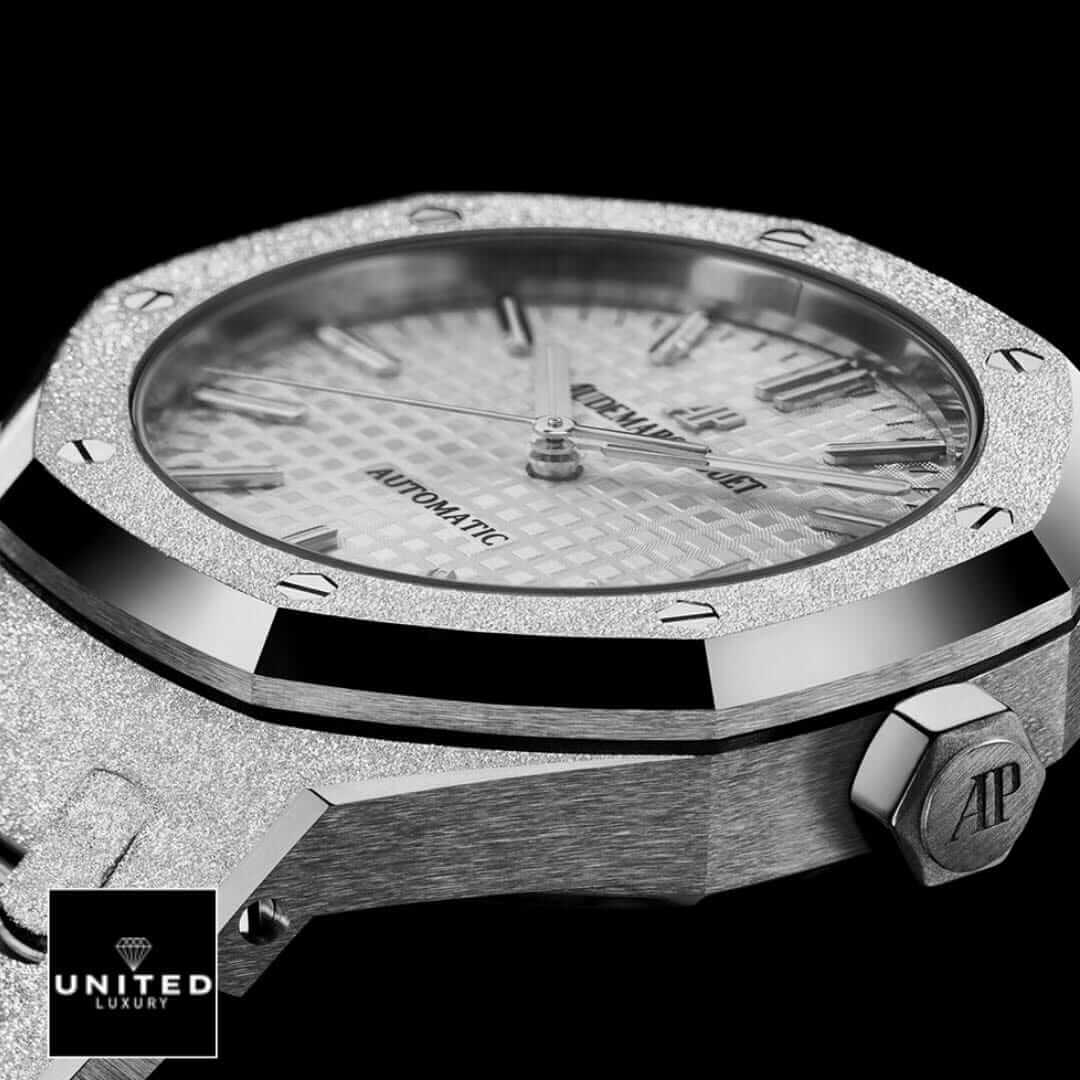 /anwatches_/Audemars-Piguet/Audemars-Piguet/Audemars-Piguet-Royal-Oak-15400-8220-Iced-Out-6.jpg