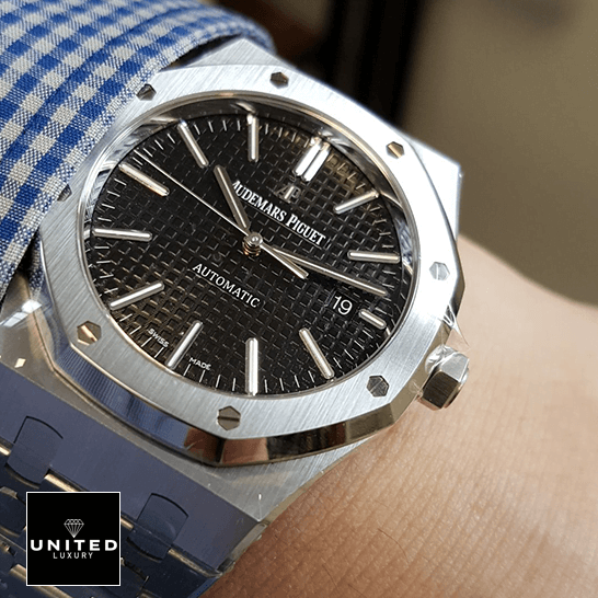 /anwatches_/Audemars-Piguet/Audemars-Piguet/Audemars-Piguet-Royal-Oak-15400ST-OO-1220ST-01-8.png