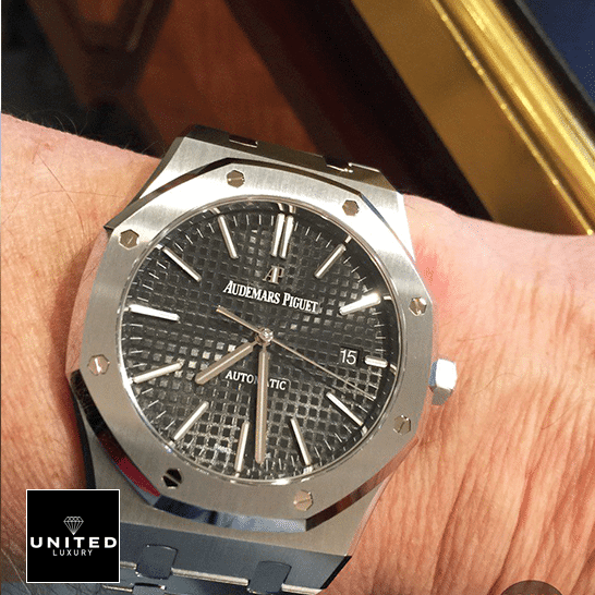 /anwatches_/Audemars-Piguet/Audemars-Piguet/Audemars-Piguet-Royal-Oak-15400ST-OO-1220ST-04-15.png