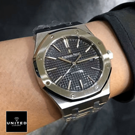 /anwatches_/Audemars-Piguet/Audemars-Piguet/Audemars-Piguet-Royal-Oak-15400ST-OO-1220ST-04-16.png