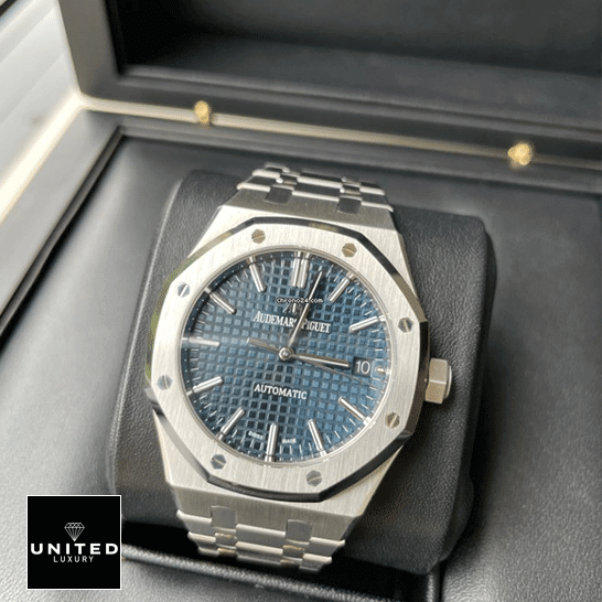 /anwatches_/Audemars-Piguet/Audemars-Piguet/Audemars-Piguet-Royal-Oak-15450ST-OO-1256ST-03-7.png