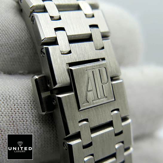 /anwatches_/Audemars-Piguet/Audemars-Piguet/Audemars-Piguet-Royal-Oak-15451ST-8220-Diamond-14.png