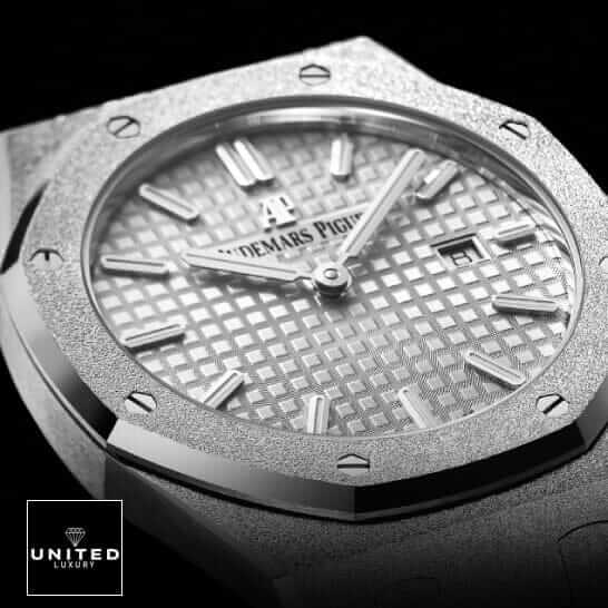 /anwatches_/Audemars-Piguet/Audemars-Piguet/Audemars-Piguet-Royal-Oak-67653BC-8220-Frosted-11.jpg