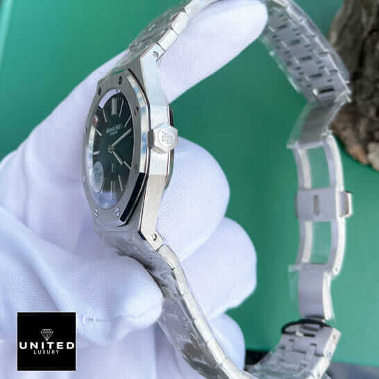 /anwatches_/Audemars-Piguet/Audemars-Piguet/Audemars-Piguet-Royal-Oak-8220-Jumbo-8221-Extra-24.jpg