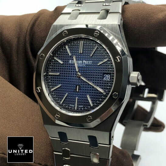 /anwatches_/Audemars-Piguet/Audemars-Piguet/Audemars-Piguet-Royal-Oak-8220-Jumbo-8221-Extra-35.jpg