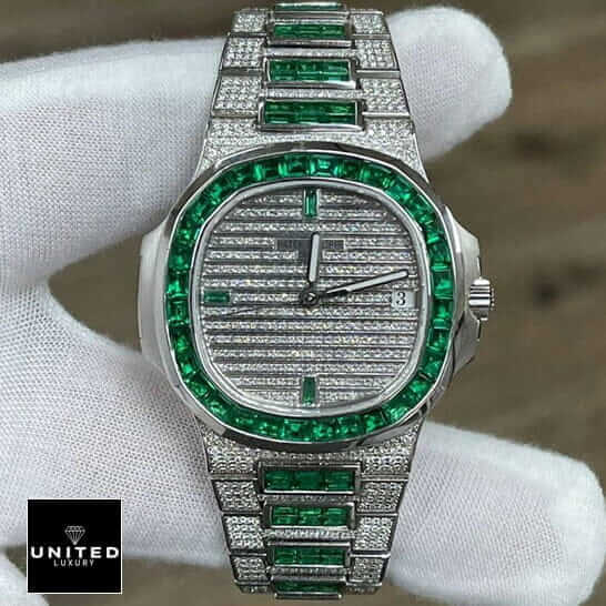 /anwatches_/Patek-Philippe/Patek-Philippe/Patek-Philippe-Nautilus-5711-1300A-8220-Emerald-6.jpg