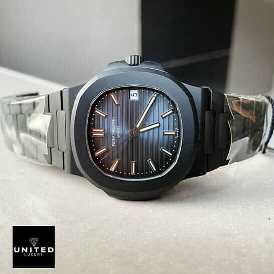 /anwatches_/Patek-Philippe/Patek-Philippe/Patek-Philippe-Nautilus-5711-1A-010-8220-Black-4.jpg
