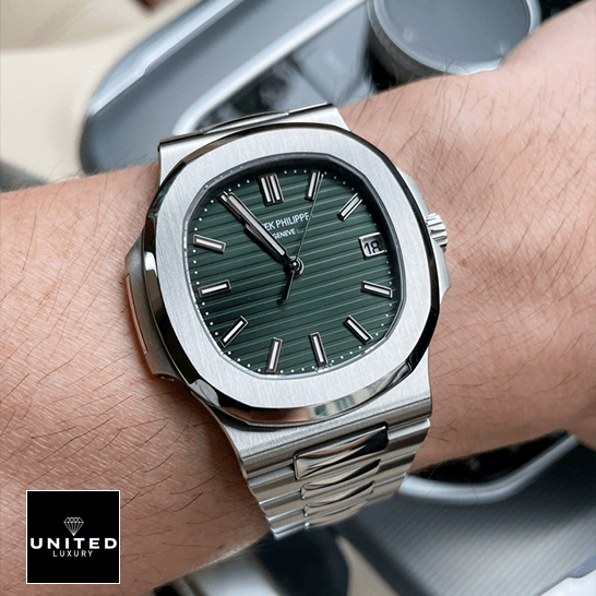 /anwatches_/Patek-Philippe/Patek-Philippe/Patek-Philippe-Nautilus-5711-1A-014-8220-Olive-8.png
