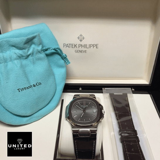 /anwatches_/Patek-Philippe/Patek-Philippe/Patek-Philippe-Nautilus-5711G-001-White-Gold-13.png