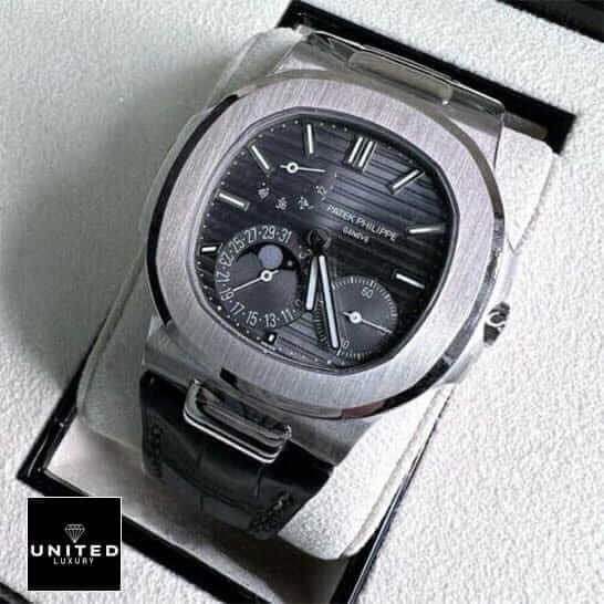 /anwatches_/Patek-Philippe/Patek-Philippe/Patek-Philippe-Nautilus-5712-1A-001-8220-Moon-8.jpg