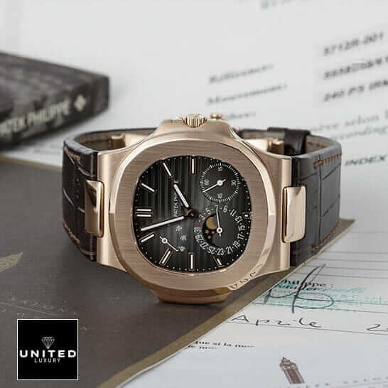 /anwatches_/Patek-Philippe/Patek-Philippe/Patek-Philippe-Nautilus-5712R-001-8220-Rose-Gold-8.jpg