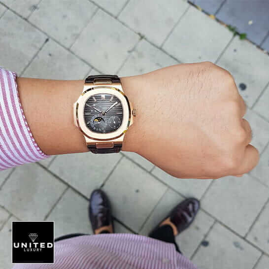 /anwatches_/Patek-Philippe/Patek-Philippe/Patek-Philippe-Nautilus-5712R-001-8220-Rose-Gold-9.jpg