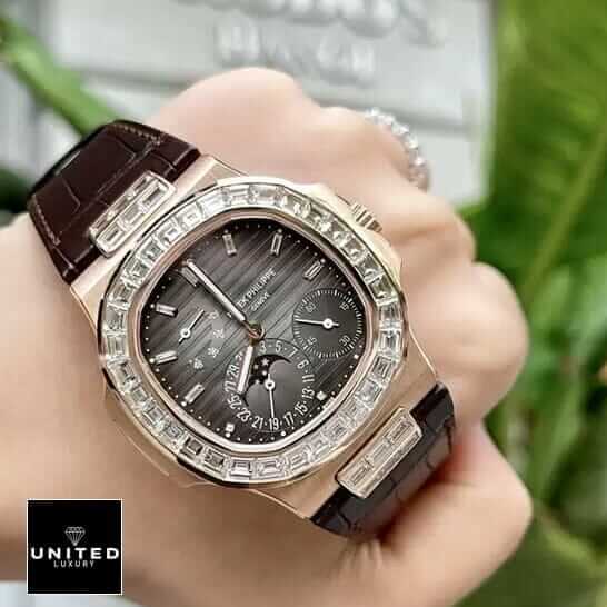 /anwatches_/Patek-Philippe/Patek-Philippe/Patek-Philippe-Nautilus-5724-8220-Baguette-11.jpg