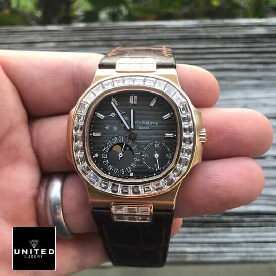 /anwatches_/Patek-Philippe/Patek-Philippe/Patek-Philippe-Nautilus-5724-8220-Baguette-12.jpg