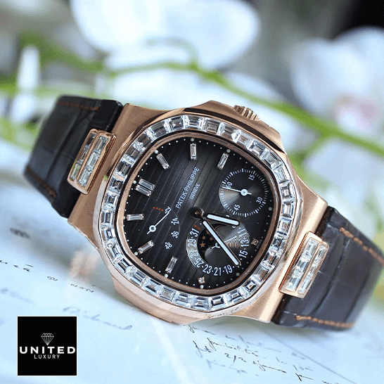 /anwatches_/Patek-Philippe/Patek-Philippe/Patek-Philippe-Nautilus-5724-8220-Baguette-13.png
