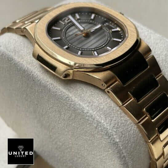 /anwatches_/Patek-Philippe/Patek-Philippe/Patek-Philippe-Nautilus-7011-1R-8220-Rose-Gold-24.jpg