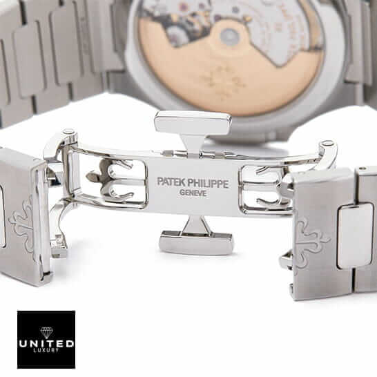 /anwatches_/Patek-Philippe/Patek-Philippe/Patek-Philippe-Nautilus-7118-1200A-8220-Diamond-4.jpg