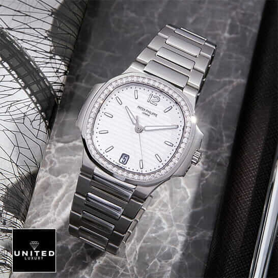 /anwatches_/Patek-Philippe/Patek-Philippe/Patek-Philippe-Nautilus-7118-1200A-8220-Diamond-6.jpg